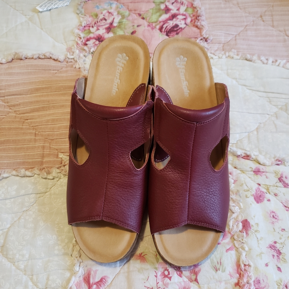 Ladies Maroon Rocky sandals 7.5